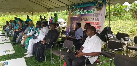 Liétɛ lí Ésaa-líat ɛ́ péna á mɓambá 9