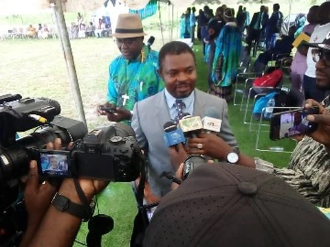 Liétɛ lí Ésaa-líat ɛ́ péna á mɓambá 20