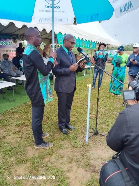 Liétɛ lí Ésaa-líat ɛ́ péna á mɓambá 21