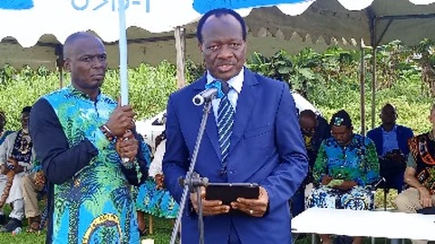 Liétɛ lí Ésaa-líat ɛ́ péna á mɓambá 26